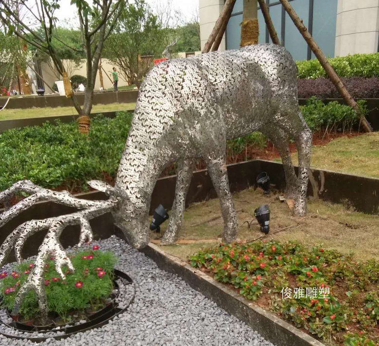 安徽合肥绿地滨湖国际花都不锈钢雕塑